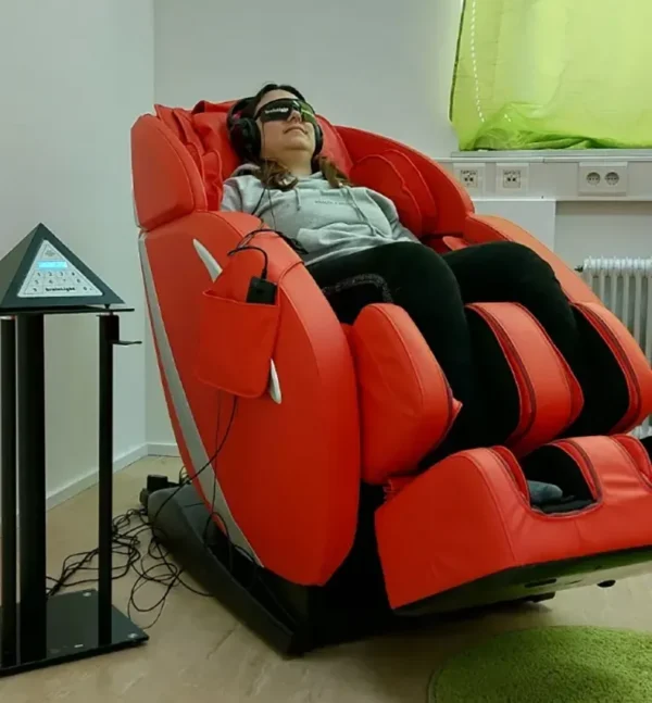 Dani im Regenerationssessel Flow